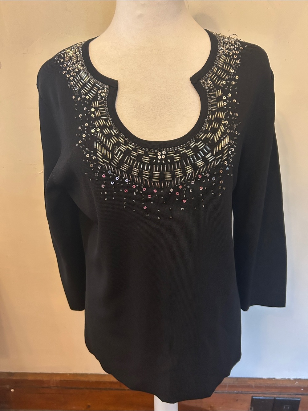 Cable & Gauge Embellished Black Scoop Neck Women's sweater Size XL EUC
